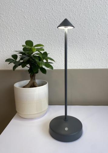 Lampe de table led design sur batterie sans fil